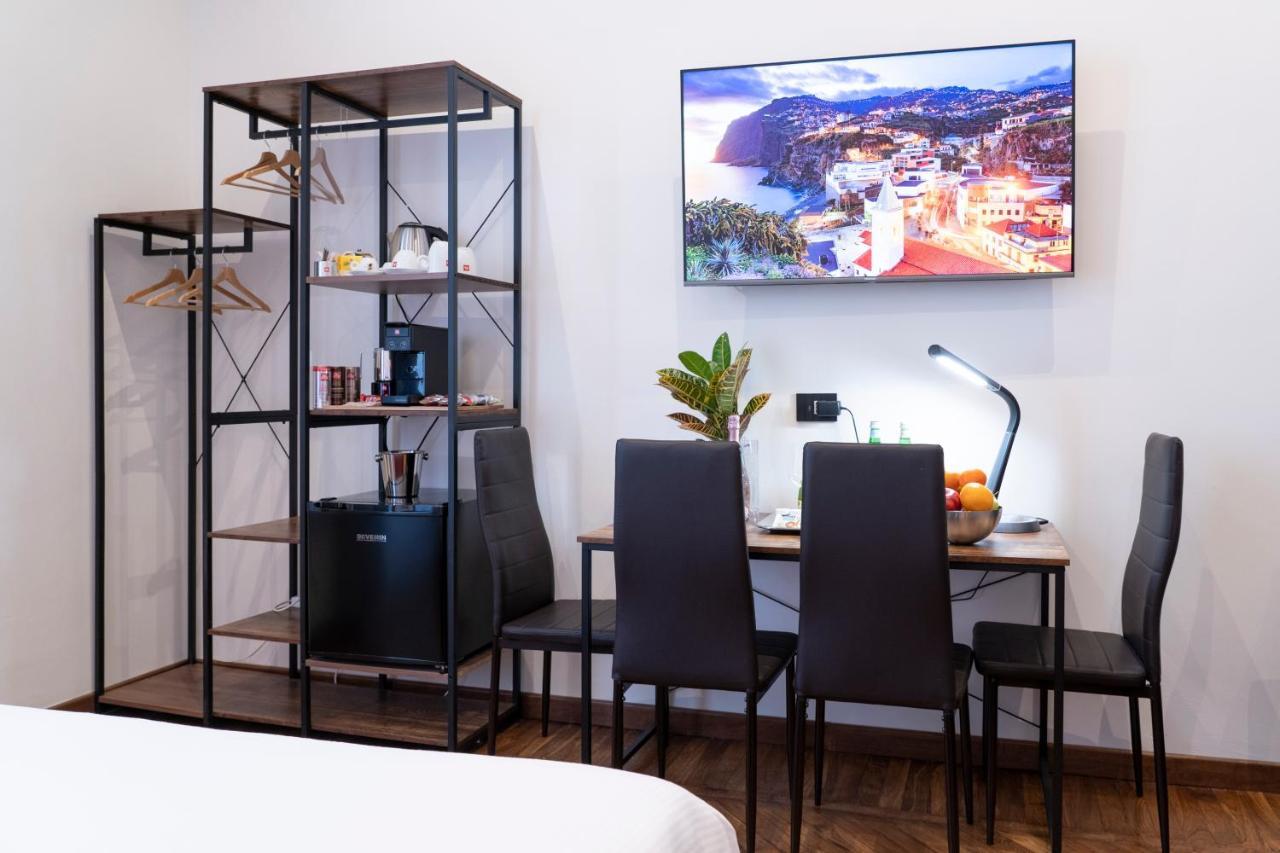 Varese Suites ภายนอก รูปภาพ