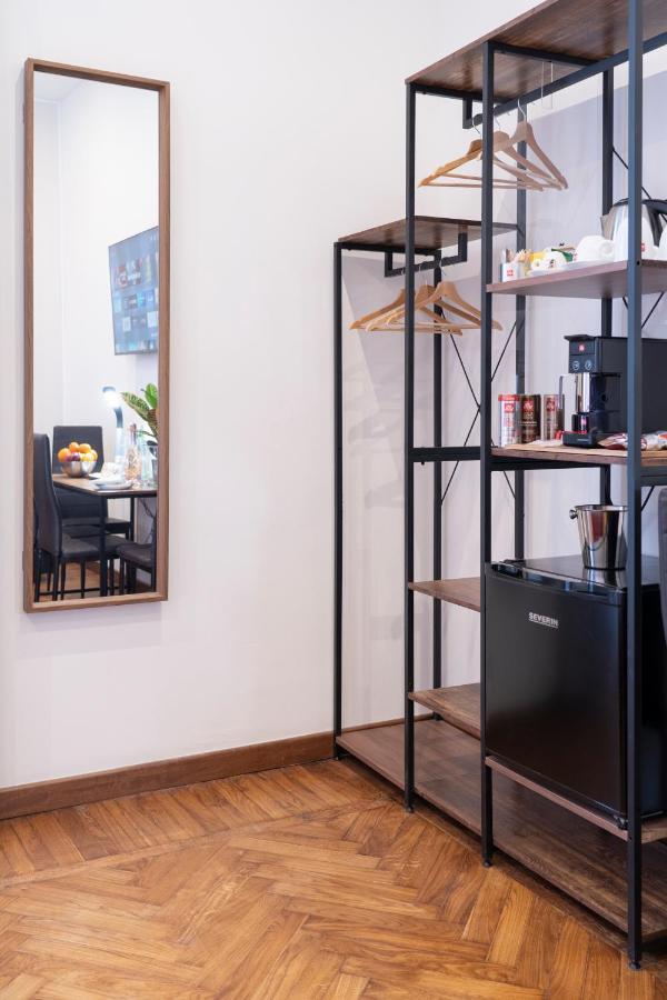 Varese Suites ภายนอก รูปภาพ
