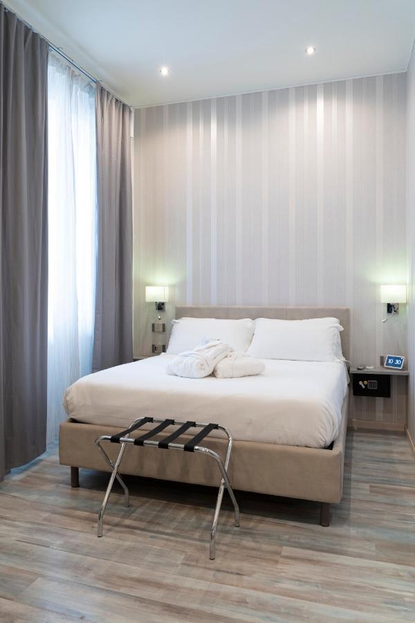 Varese Suites ภายนอก รูปภาพ